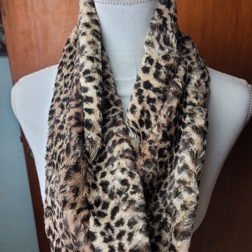 Cheetah Infinity Scarf Cuddle